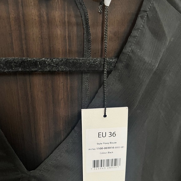 NA-KD BLACK BLOUSE - Picture 3 of 4